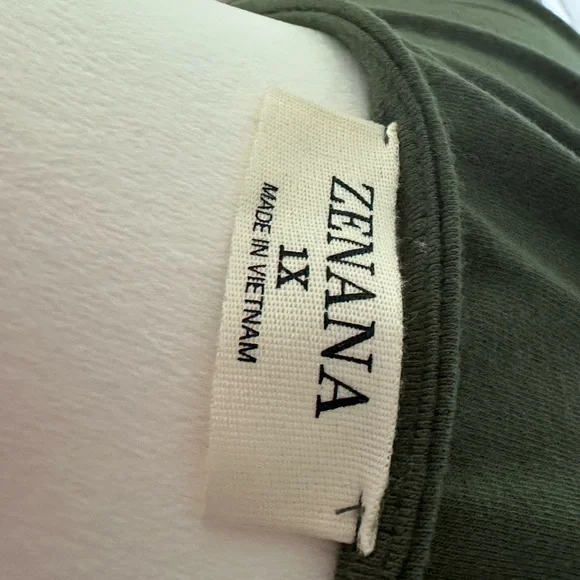 Zenana 1x Sleeveless top - Picture 3 of 3